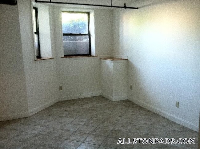 Building Photo - 1258 Commonwealth Ave