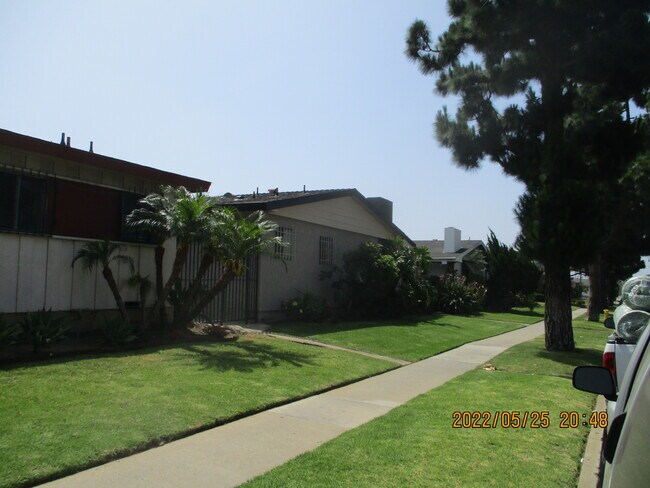 Building Photo - 11030 Crenshaw Blvd