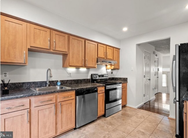 Building Photo - 907 Lake Overlook Dr