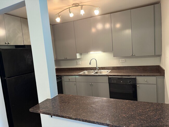 Kitchen - 514 Spruce Dr