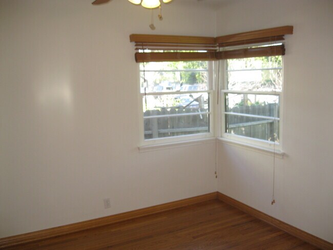 Building Photo - 759 Sunset Ave
