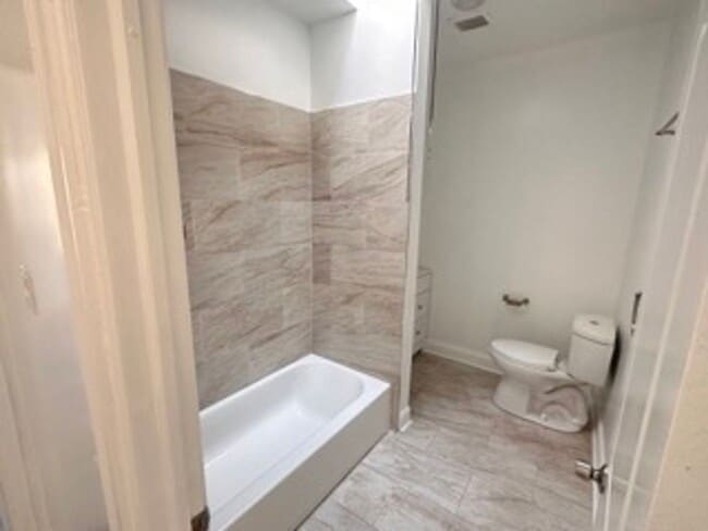 Building Photo - 5036 Walnut St