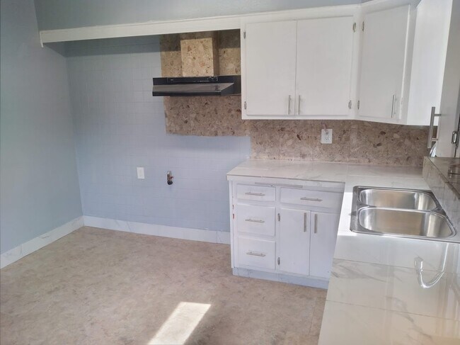 kitchen - 1151 Wilson Ave