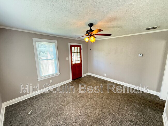 Building Photo - 3152 Harvester Ln