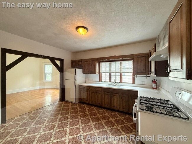 Photo - 186 Powder House Blvd