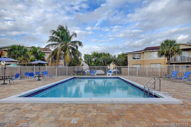 Foto del edificio - 4180 NW 79th Ave