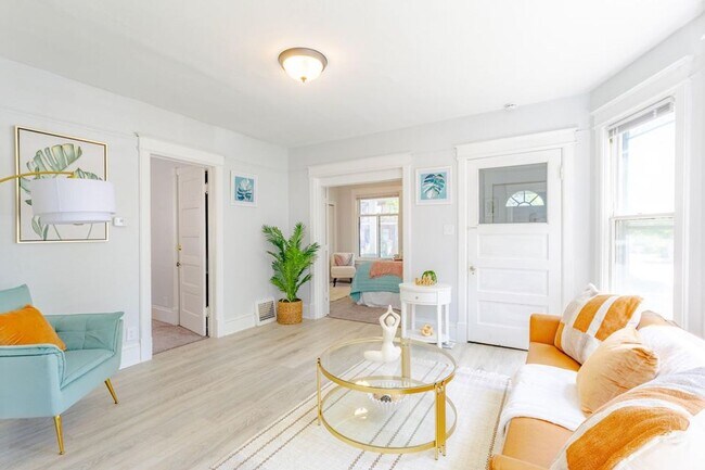 Foto del edificio - 2917-2919 N Booth St. (Duplex)