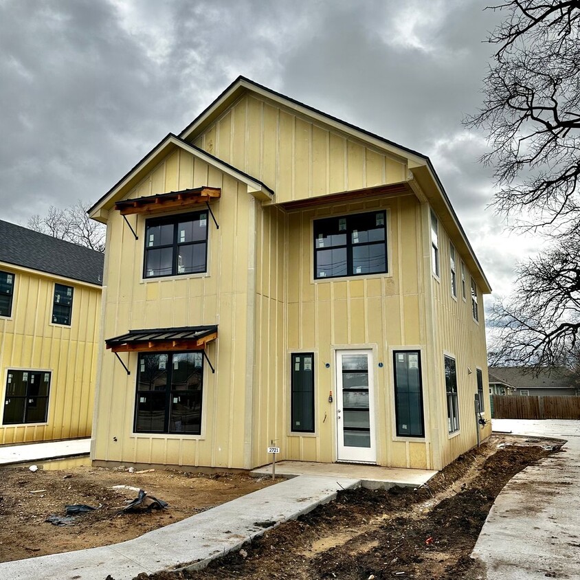 Primary Photo - NEW CONSTRUCTION 4/4.5 House Near Baylor C...