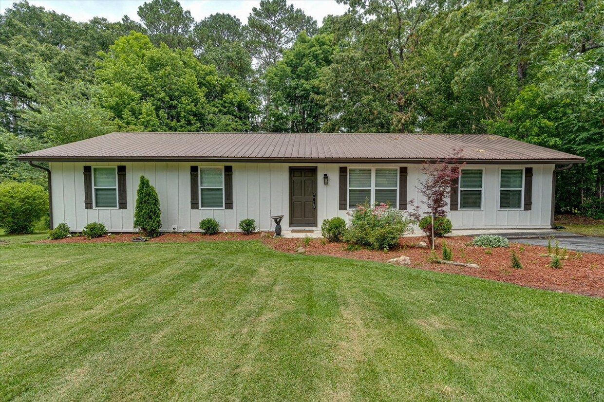 Foto principal - Wonderful 3 bedroom 2 bath in Cleveland TN