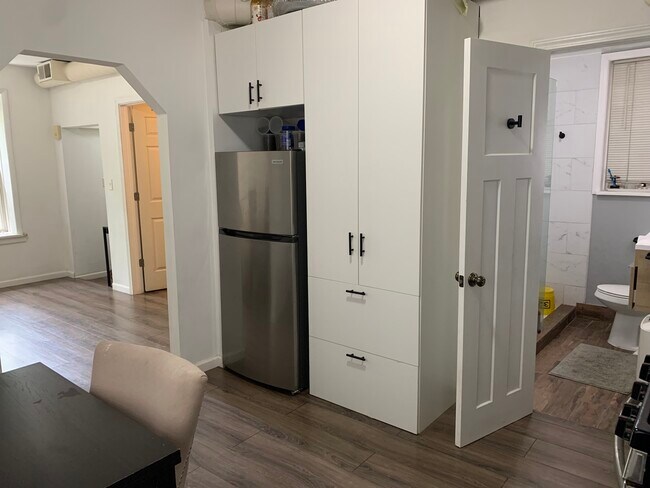 Foto del edificio - 2316 W Belden Ave