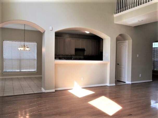 Building Photo - 608 Canyon Crest Drive