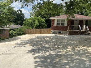 Building Photo - 453 S Mashburn Ave