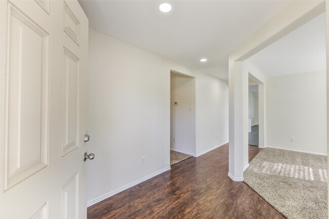 Foto del edificio - 2023 Louetta Mist Dr