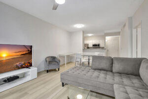 Building Photo - 630 S Sapodilla Ave