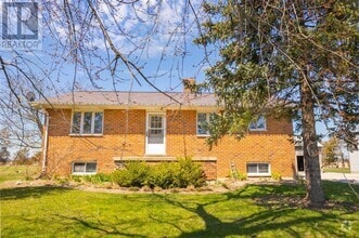 Building Photo - 5726 Lakeshore Rd