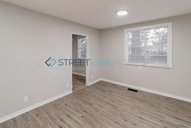 Building Photo - NOW OFFERING HALF OFF THE FIRST FULL MONTH...