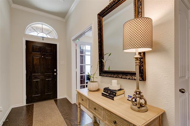 Building Photo - 531 Sydney St