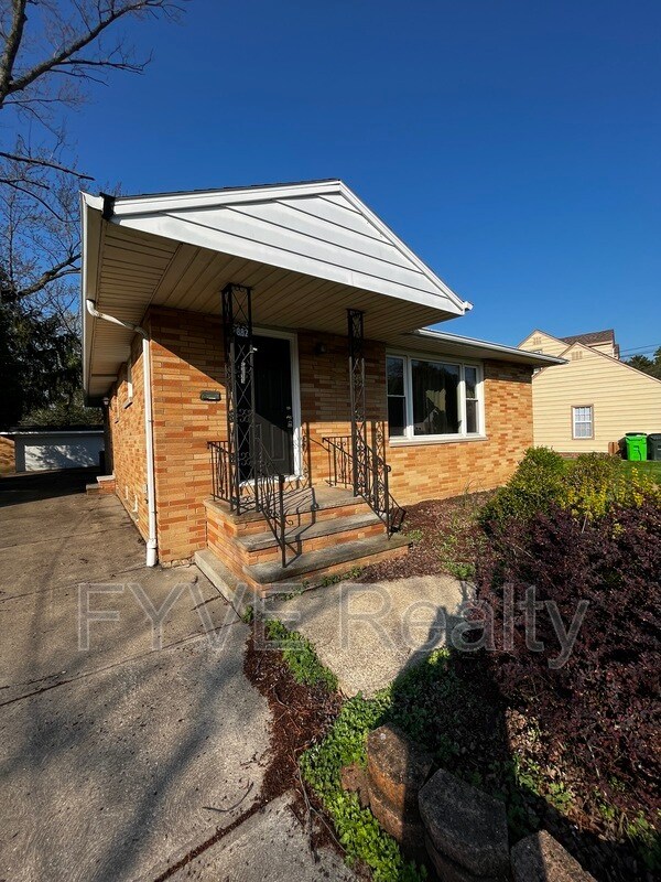 882 S Green Rd, South Euclid, OH 44121 House Rental in South Euclid