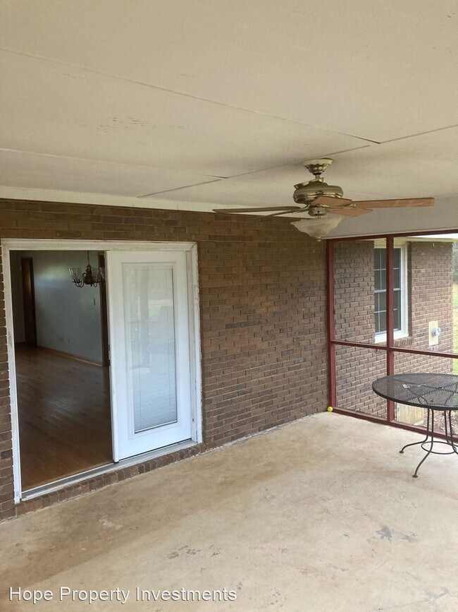 Foto del edificio - 3 br, 2 bath House - 7745 Forrest Rd