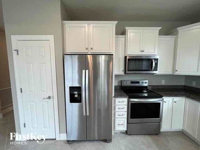 Building Photo - 2535 Marton Oak Blvd