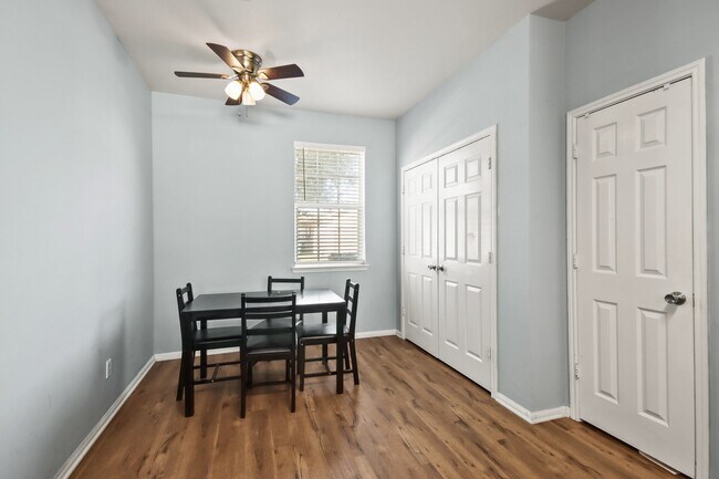 Foto del edificio - 3967 Mossy Spring Ln