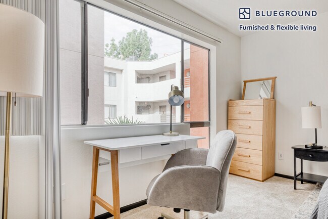 Foto del edificio - 10987 Bluffside Dr