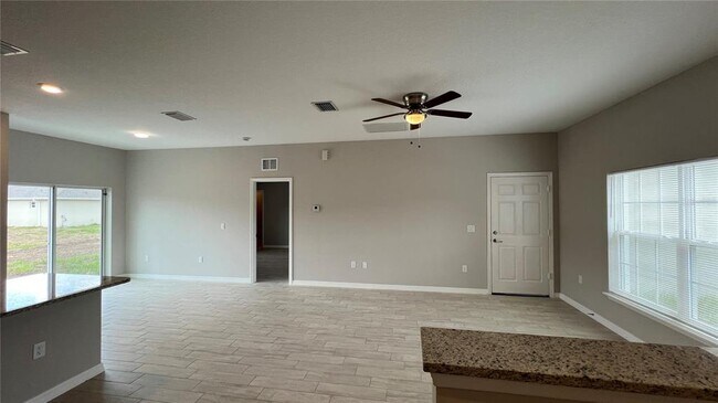 Foto del edificio - 361 Fifer St SE