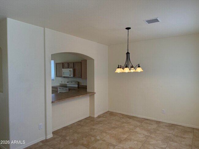 Foto del edificio - 657 Tanner Dr