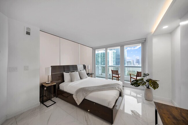 Foto del edificio - 1717 N Bayshore Dr
