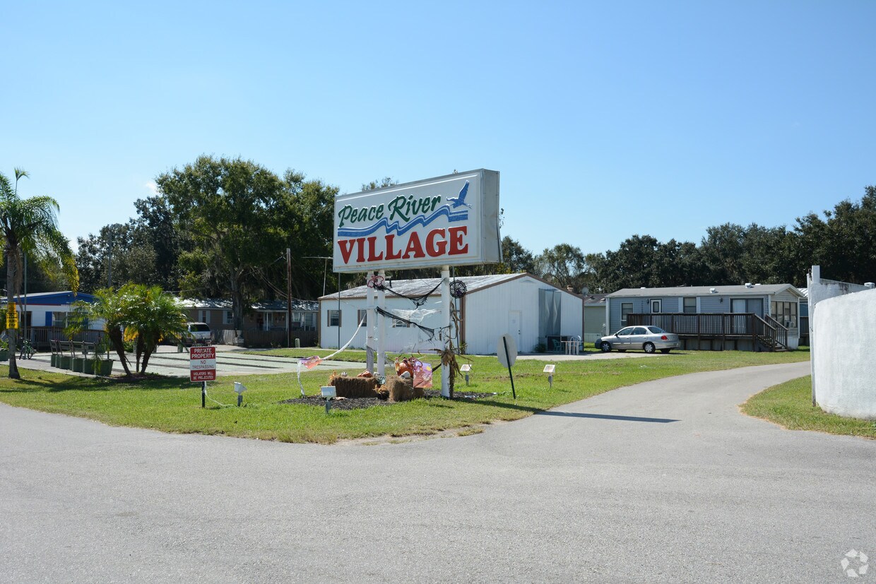 Foto del edificio - Peace River Village
