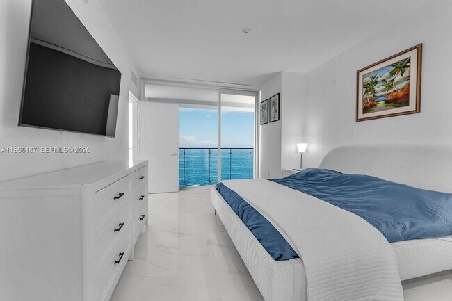 Foto del edificio - 700 NE 24th St