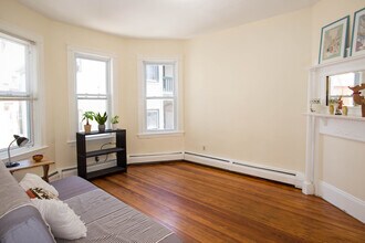 Building Photo - 97 Calumet St