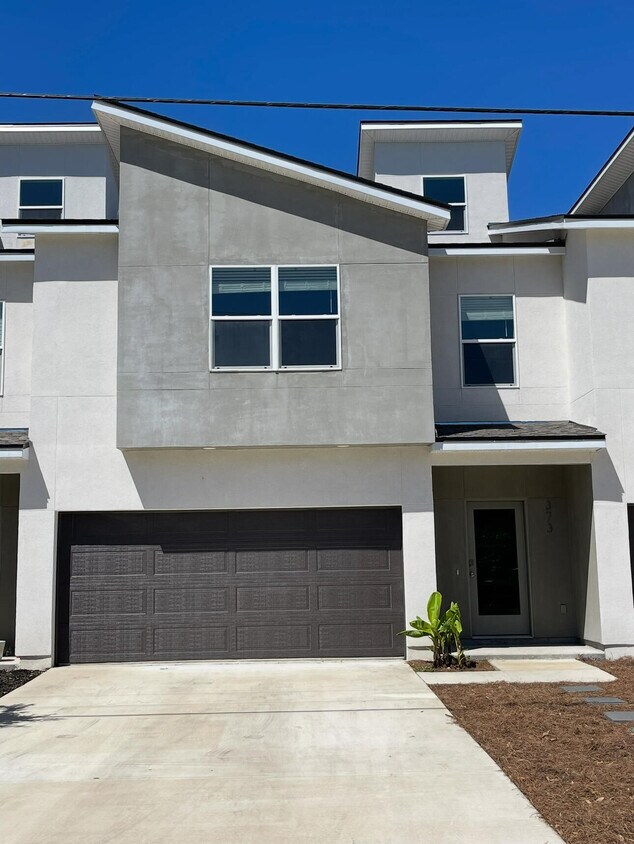 Foto principal - 373 Lowery Dr