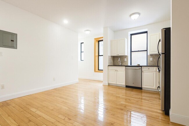 Building Photo - 255 Fort Washington Ave