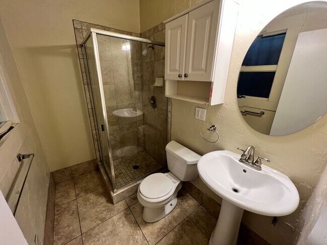 Foto del edificio - For Rent