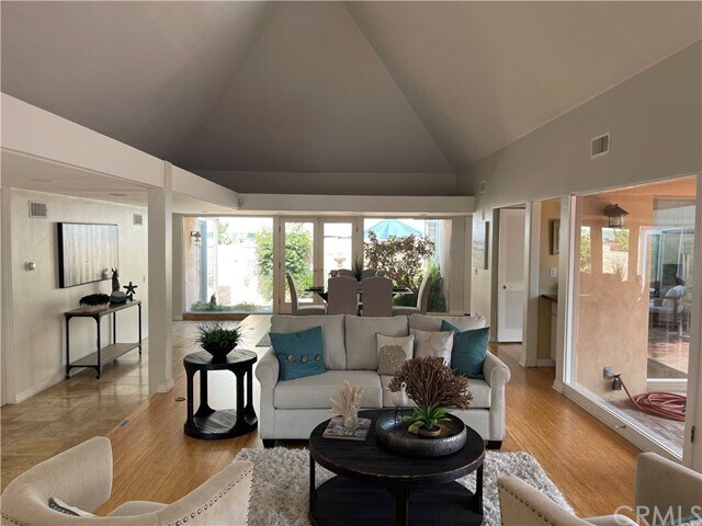 Foto del edificio - 16772 Bolero Ln