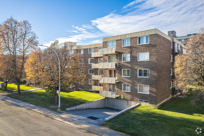 Building Photo - VILLAGE PARK 1