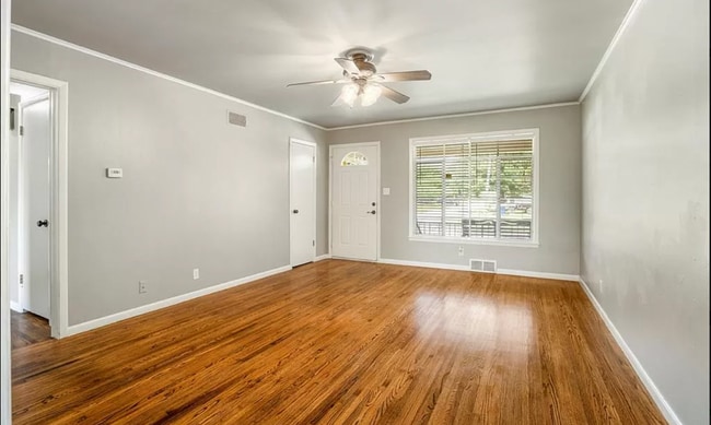 Foto del edificio - Beautiful Mid-town Home