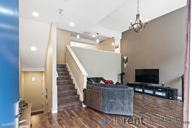 Building Photo - 3 br, 2.5 bath Townhome - 7670 Gennaro Way...
