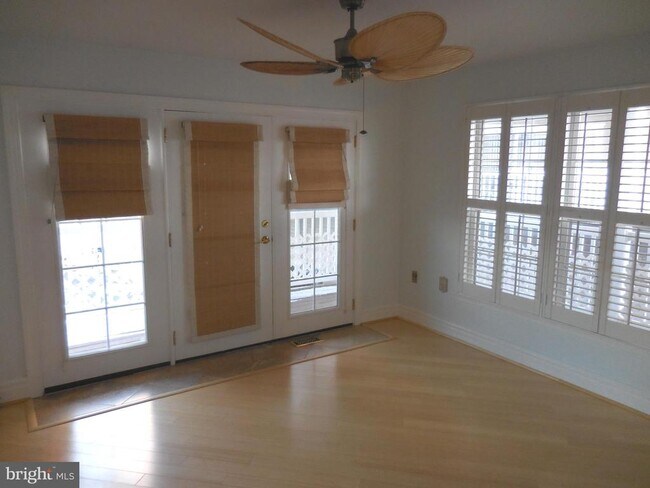 Building Photo - 201 Seneca Way