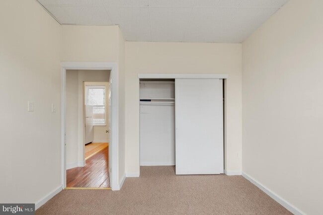 Building Photo - 450 E Girard Ave