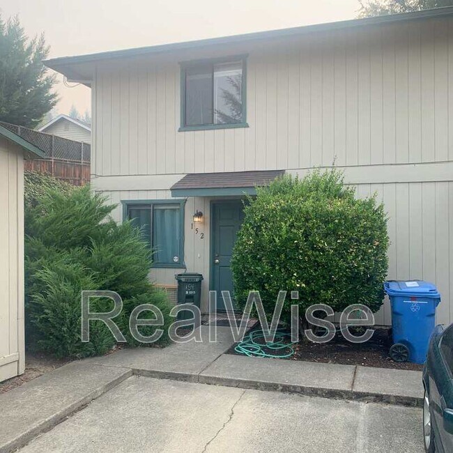 Building Photo - 152 Southridge Way