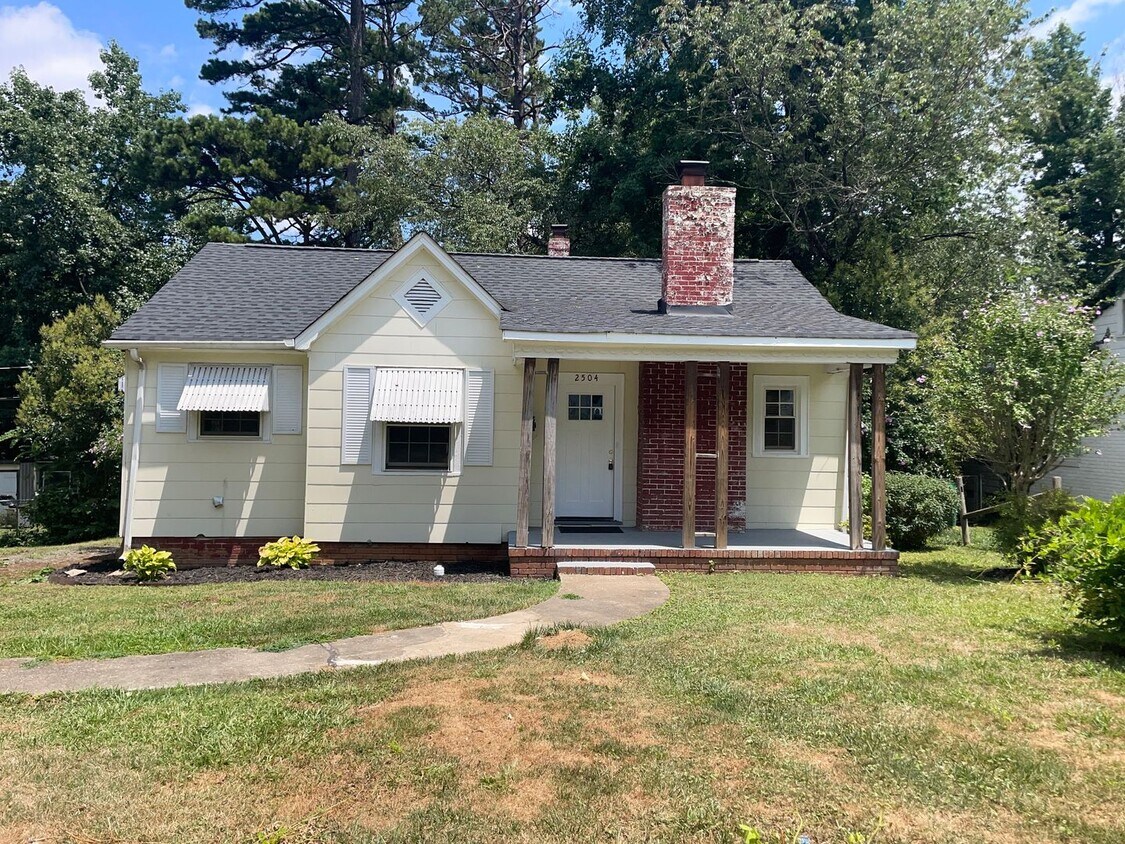 Primary Photo - Adorable Home in Ashley Park!