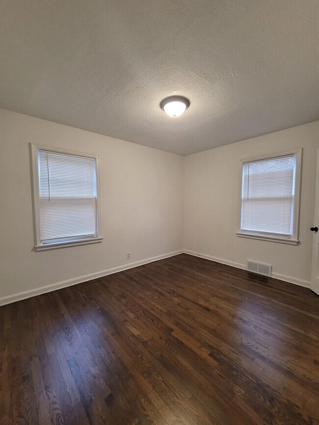 Building Photo - Three Bedroom Available Now!