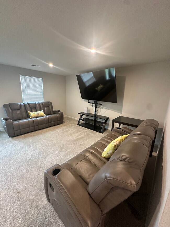 Foto del edificio - 4122 Riverside Dr