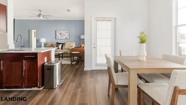 Foto del edificio - 12310 Seacrest Lane