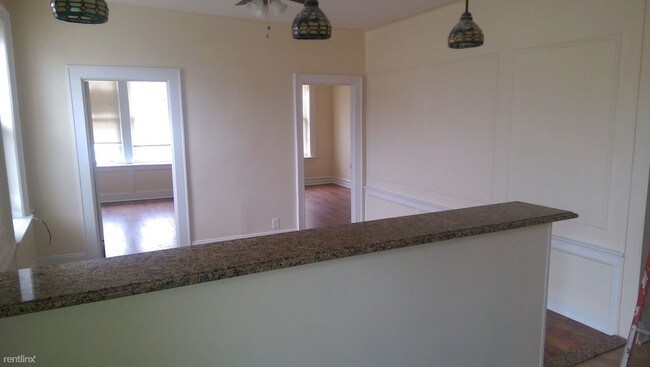 Building Photo - 2 br, 1 bath Apartment - 9907 74th Ave 2
