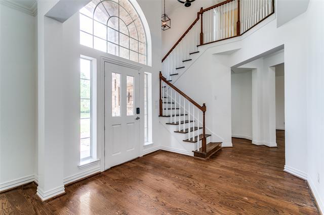 Foto del edificio - 900 Meadow Ln