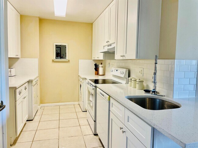 Foto del edificio - 2060 Greenview Shores Blvd