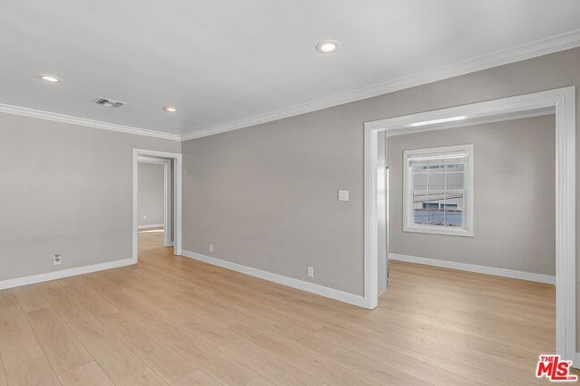 Foto del edificio - 1/2 W Olympic Blvd